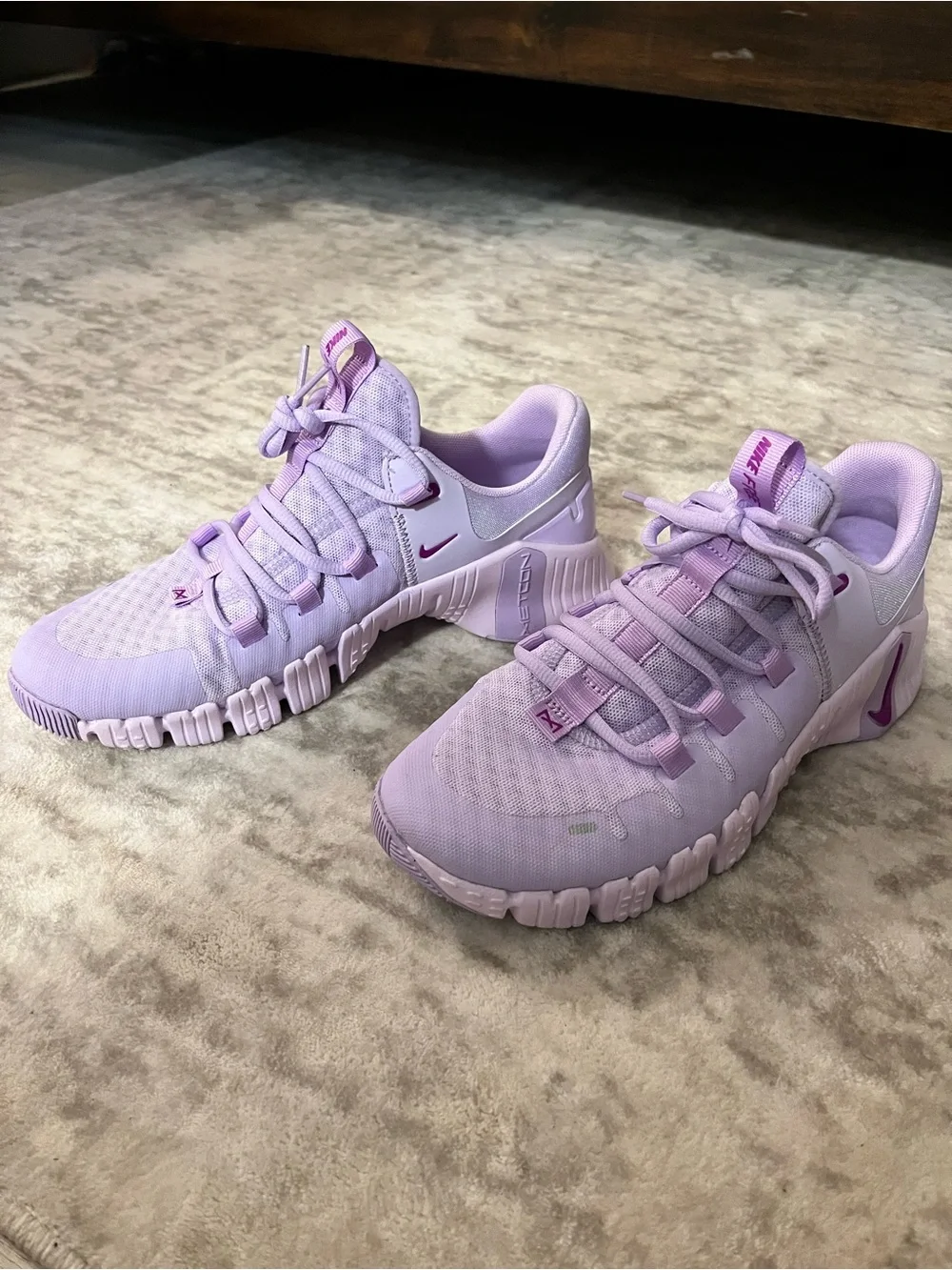 Nike Women’s Lavender shoes sz 9
